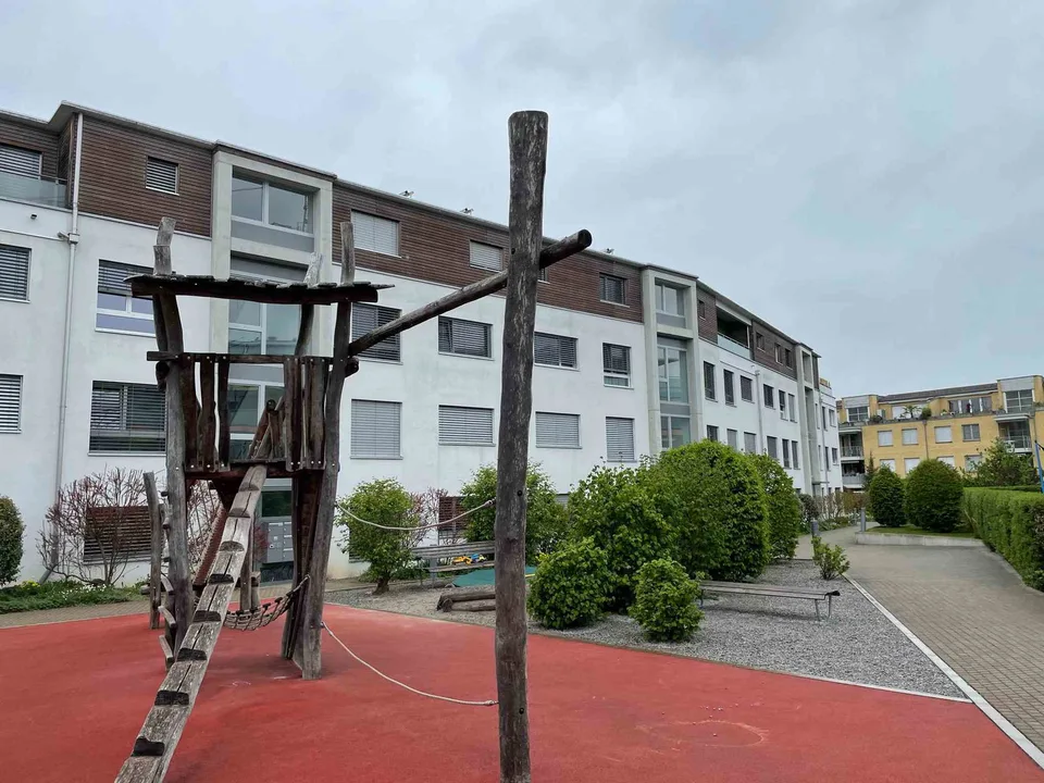 Einstellhallenplätze zu vermieten