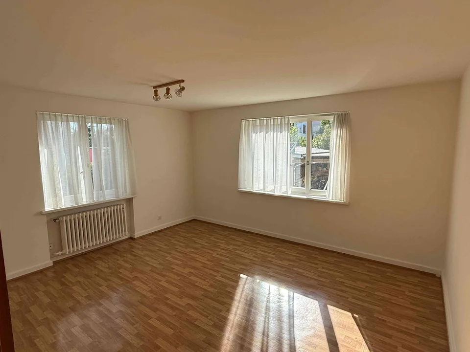 Zu vermieten in 2-Familienhaus