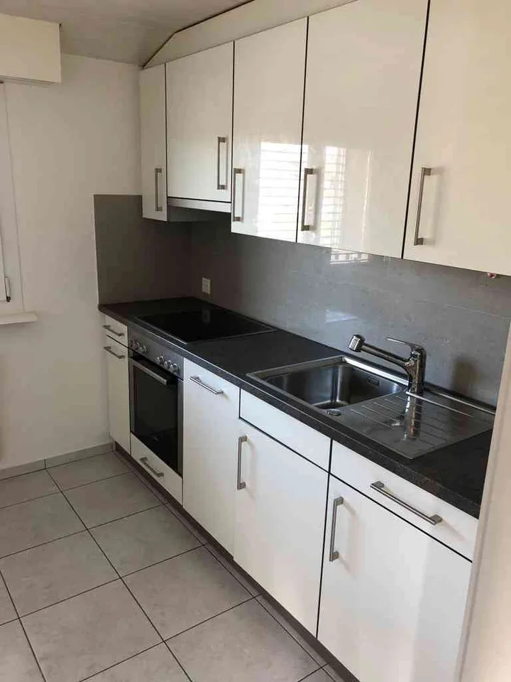 schöne 2.5 Zimmerwohnung
