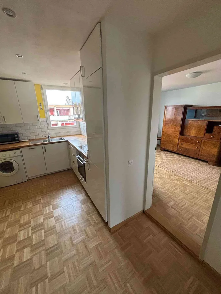 Sonnige und neu renovierte möblierte 3-Zimmer WG in Gundeli (EN/DE)