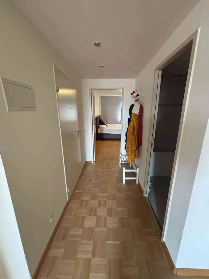 Sonnige und neu renovierte möblierte 3-Zimmer WG in Gundeli (EN/DE)