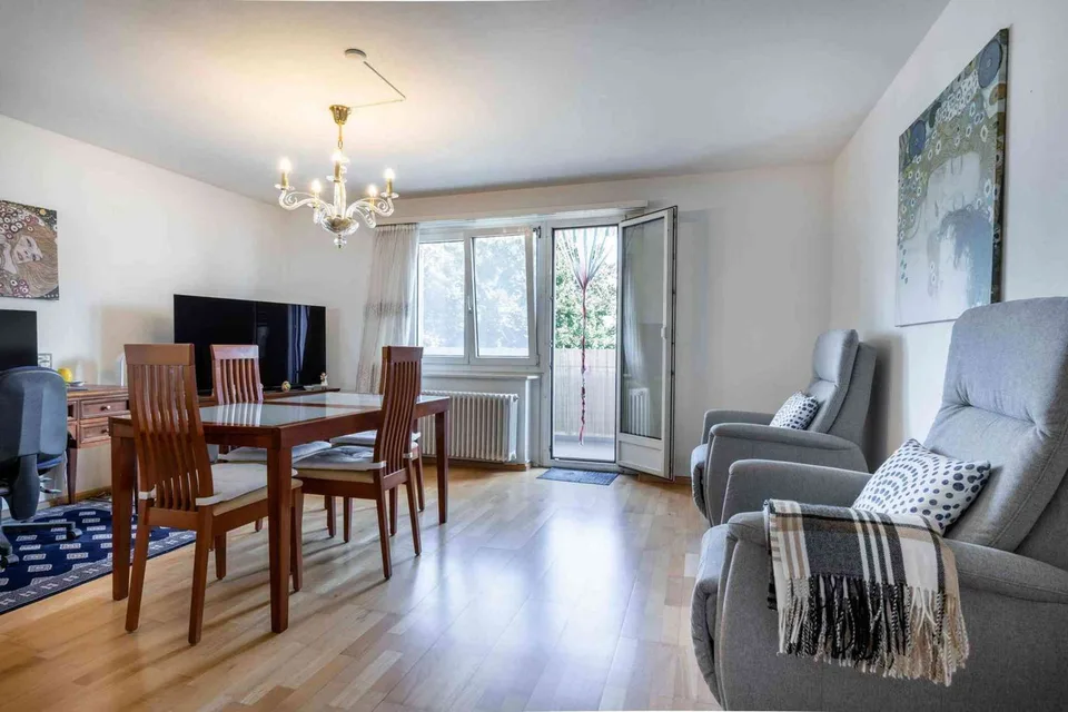 Helle 3.5-Zimmer-Wohnung mit Balkon & Garage direkt beim Bahnhof Mutte