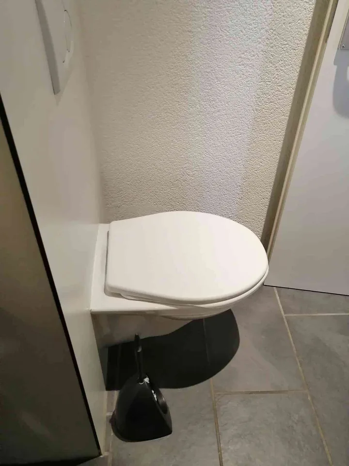 Helle 1 Zimmer Wohnung möbliert