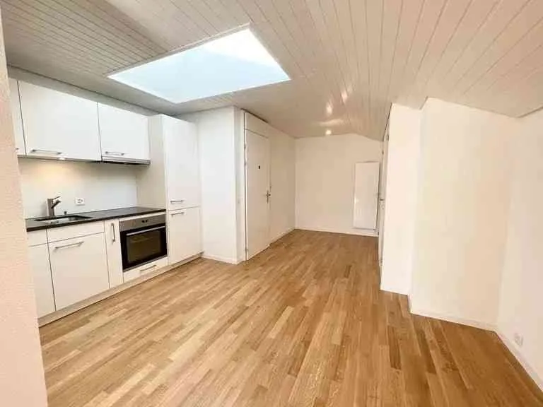 Dringend Nachmieter/in gesucht für 1.5Zimmer Dachwohnung ab 01.09.2026