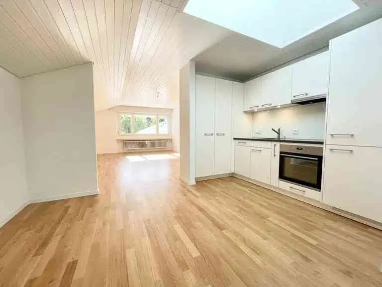 Dringend Nachmieter/in gesucht für 1.5Zimmer Dachwohnung ab 01.09.2026