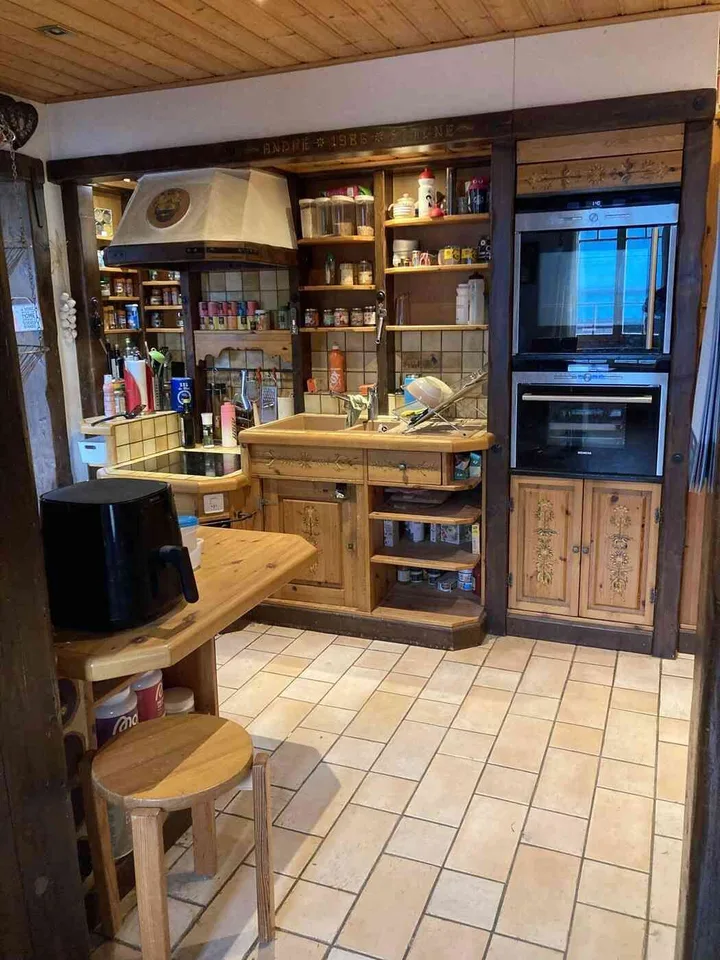 WG-Zimmer mit eigenem Abstellraum - 230 m² Garten, Nähe Basel