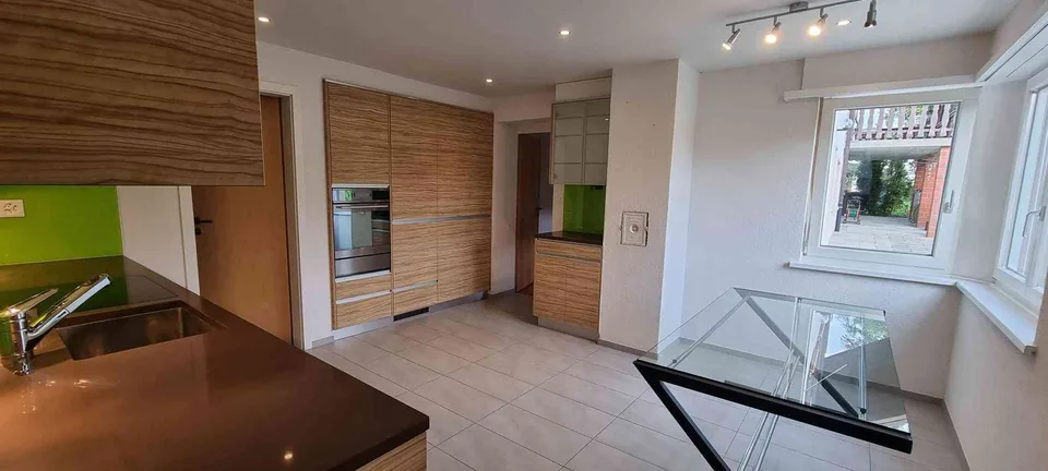 Grosszügige 3-Z-Wohnung, sonnige Lage, Garten, Cheminée in Seewen SO