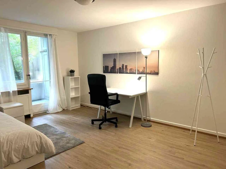 Möbliertes Zimmer an zentaler Lage mit Balkon A4