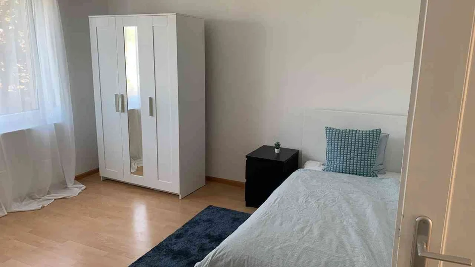 Möbliertes WG-Zimmer S3 Spalenring / Schützenmattpark