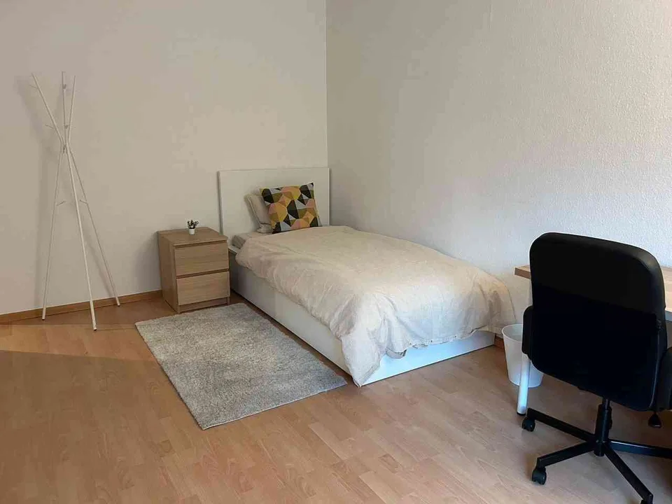 Möbliertes Privatzimmer S2 mit Gemeinschaftsnutzung an bester Lage!