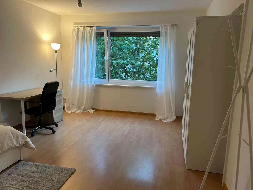 Möbliertes Privatzimmer S2 mit Gemeinschaftsnutzung an bester Lage!