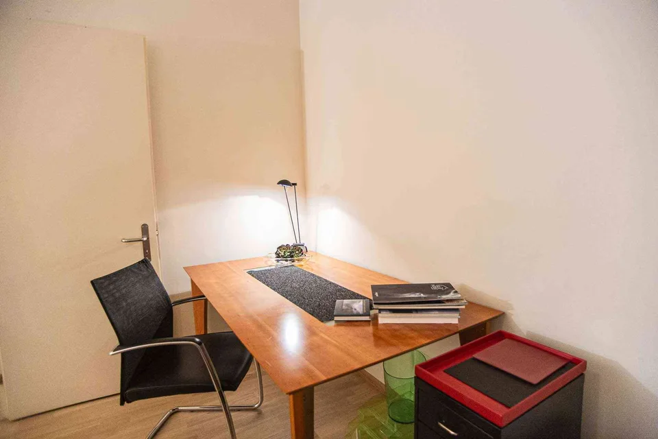 TOP 4001 downtown location. Very spacious & safe. Own Miele wm, 2395