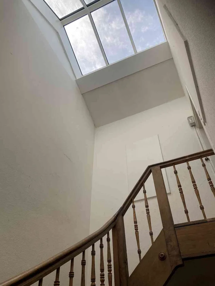 Tolle 3,5 Dachwohnung mit Balken, Mezzanine, Dachterrasse, ruhige Lage