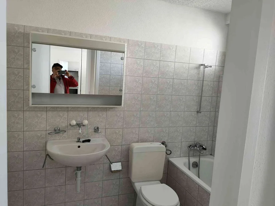 Bright 3.5-room apartment with balcony in Muttenz – renovated and centrally located