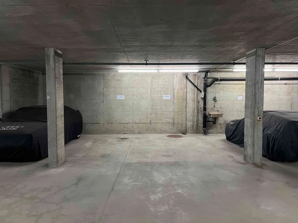 Autoeinstellhallenplatz zu vermieten