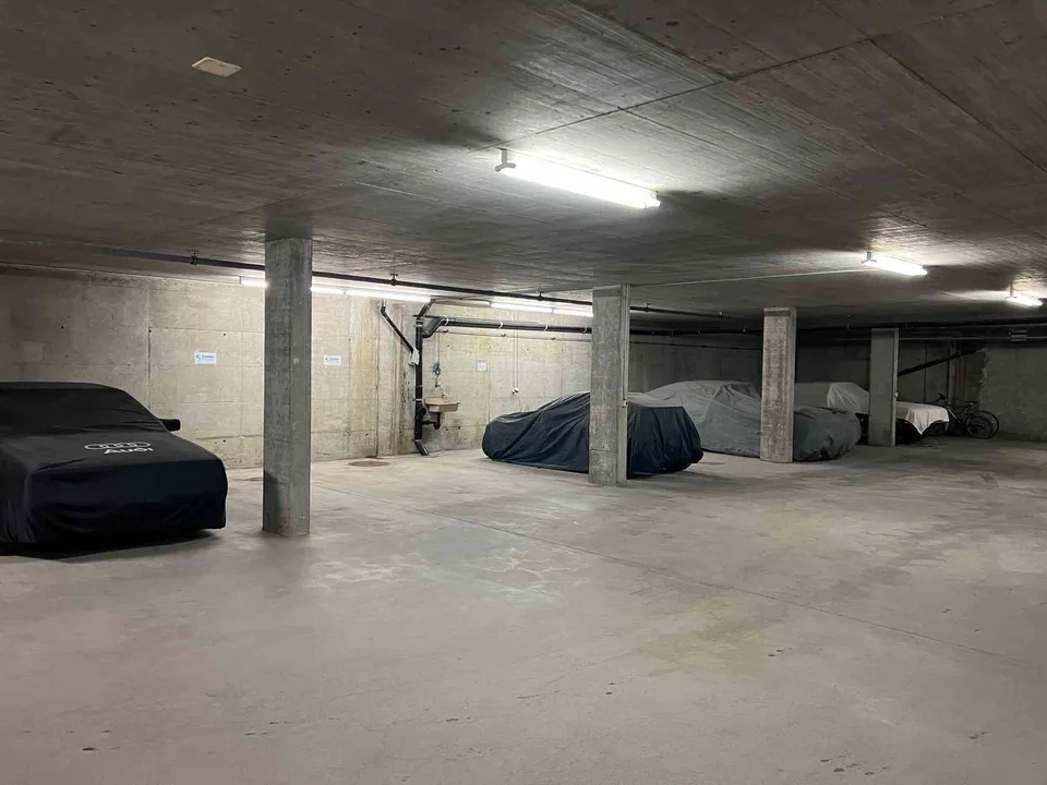 Autoeinstellhallenplatz zu vermieten