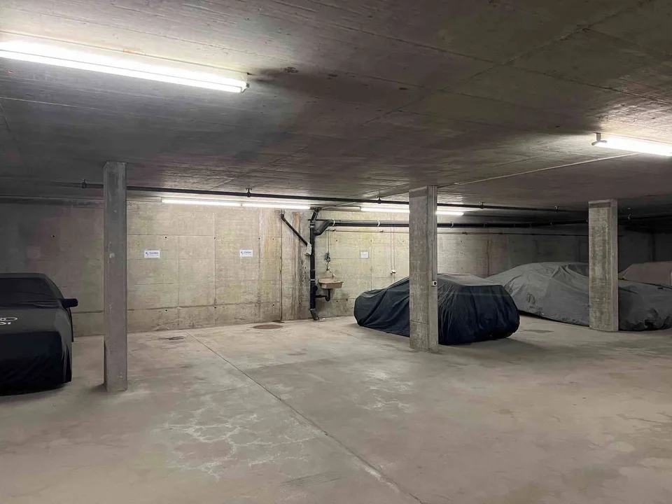 Autoeinstellhallenplatz zu vermieten