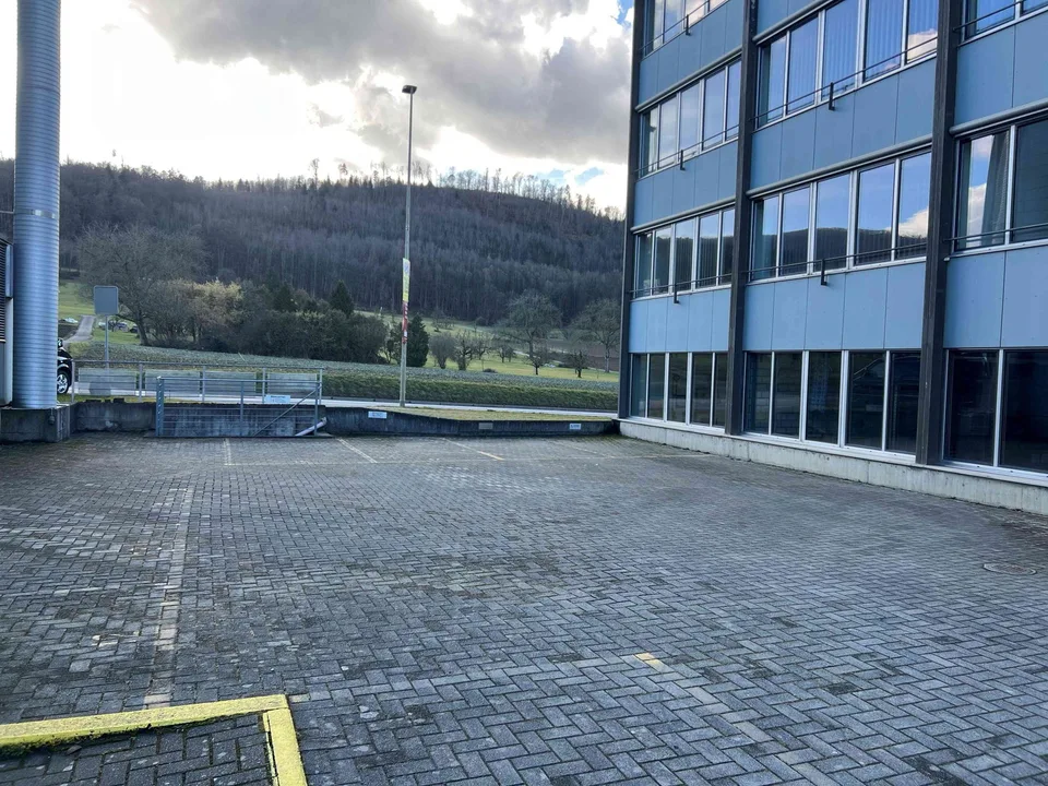 Aussenparkplatz