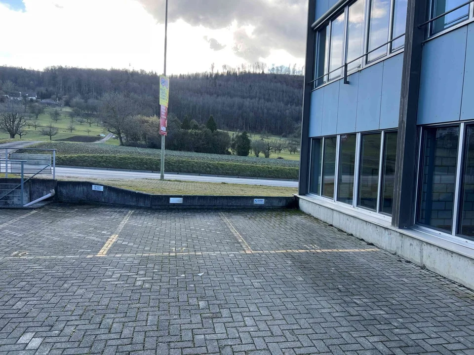 Aussenparkplatz