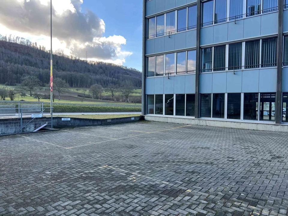 Aussenparkplatz