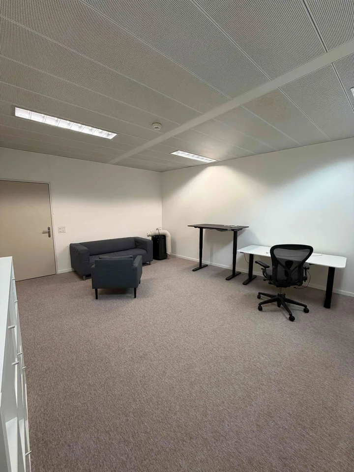 Helles Büro am Barfüsserplatz – Top-Lage im Herzen von Basel