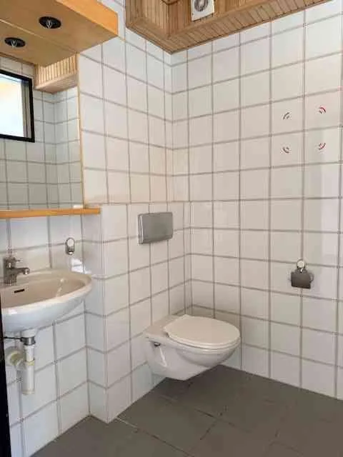 Appartement au 1er étage, avec place de parc, libre de suite