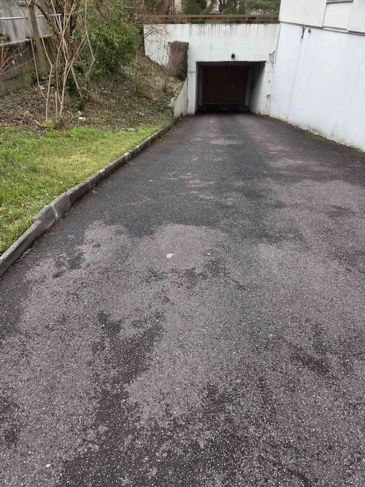 Zentraler Einstellplatz in Reinach (BL) zu vermieten