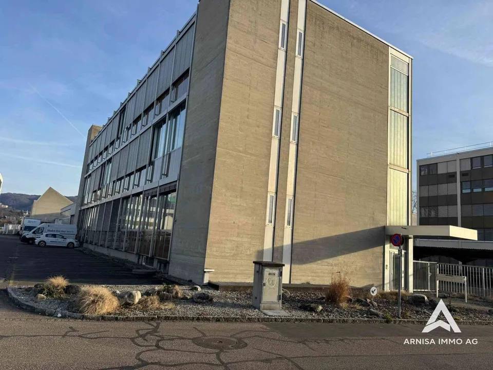 "Moderne Büroräume in Reinach BL - von 15m² - 831 m² auf zwei Etagen "