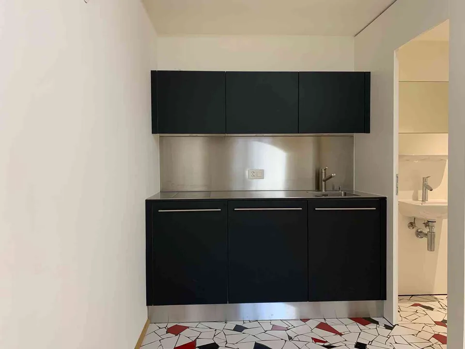 Helles Atelier/Büro im UG 33 m² - Erstvermietung nach Umbau