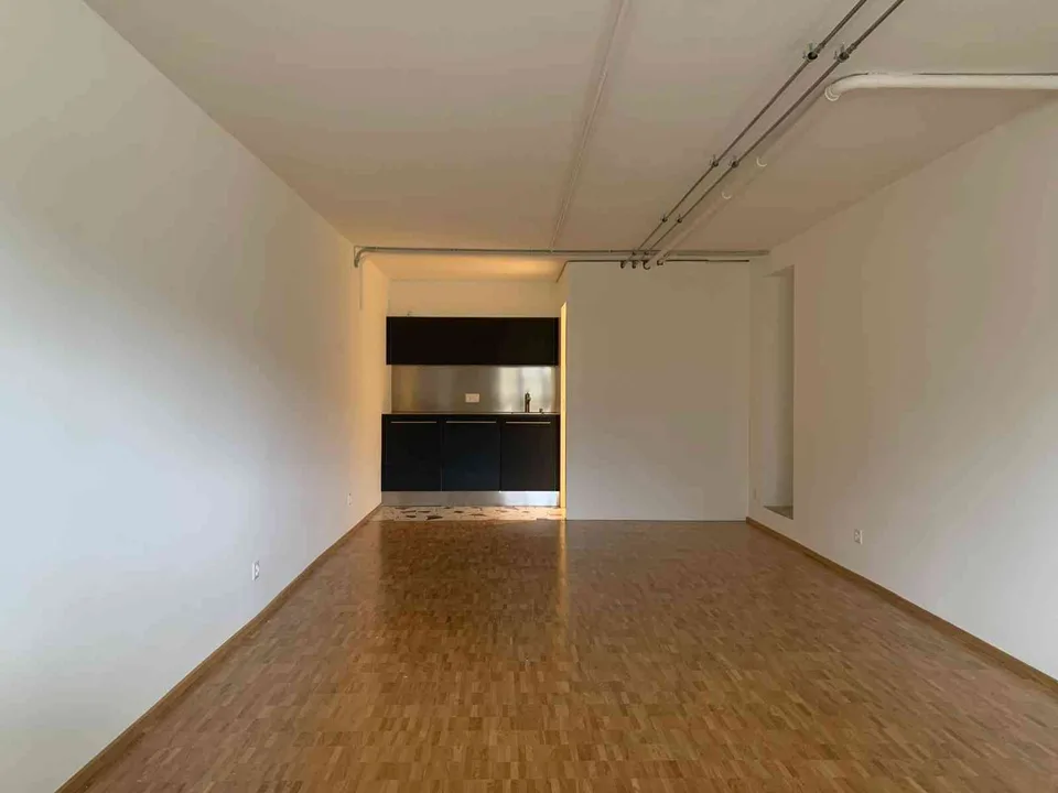 Helles Atelier/Büro im UG 33 m² - Erstvermietung nach Umbau