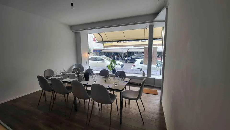 Ladenlokal mit grossem Schaufenster
