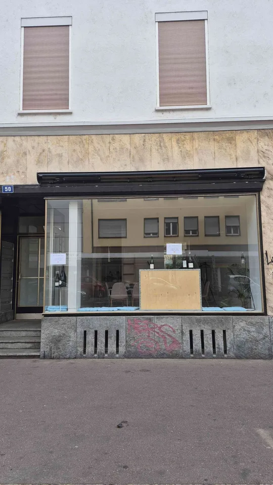 Ladenlokal mit grossem Schaufenster