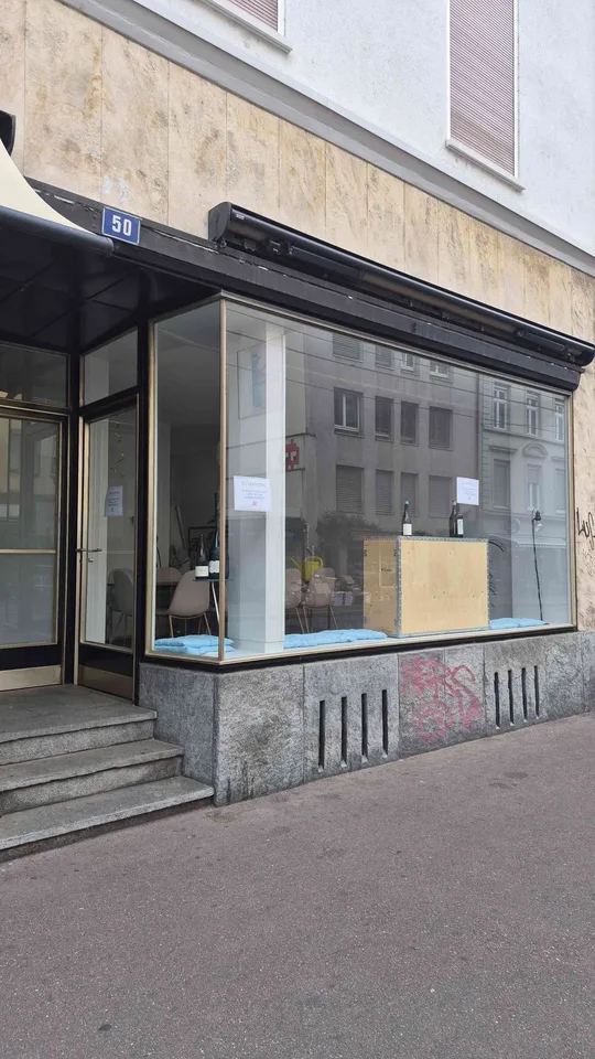 Ladenlokal mit grossem Schaufenster