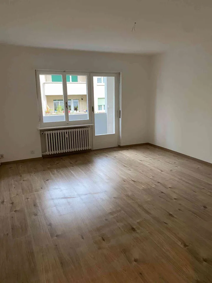 Ab den 01.07.2026 oder nach Vereinbarung vermieten wir 3-ZWG im EG.