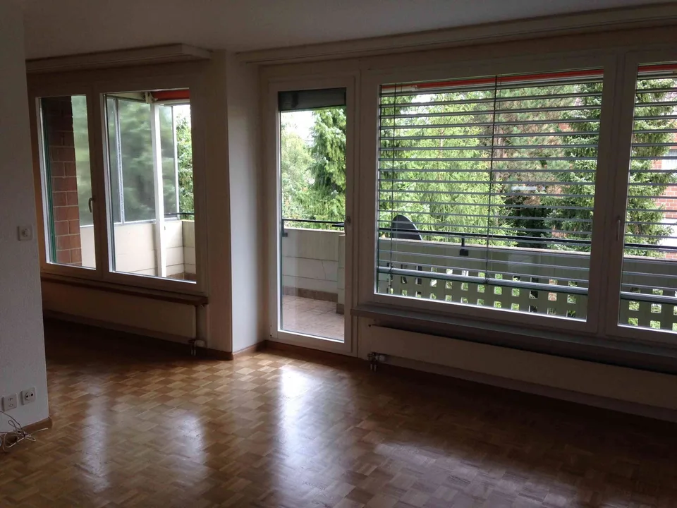 Zu vermieten 3,5 Zimmerwohnung mit grossem Balkon