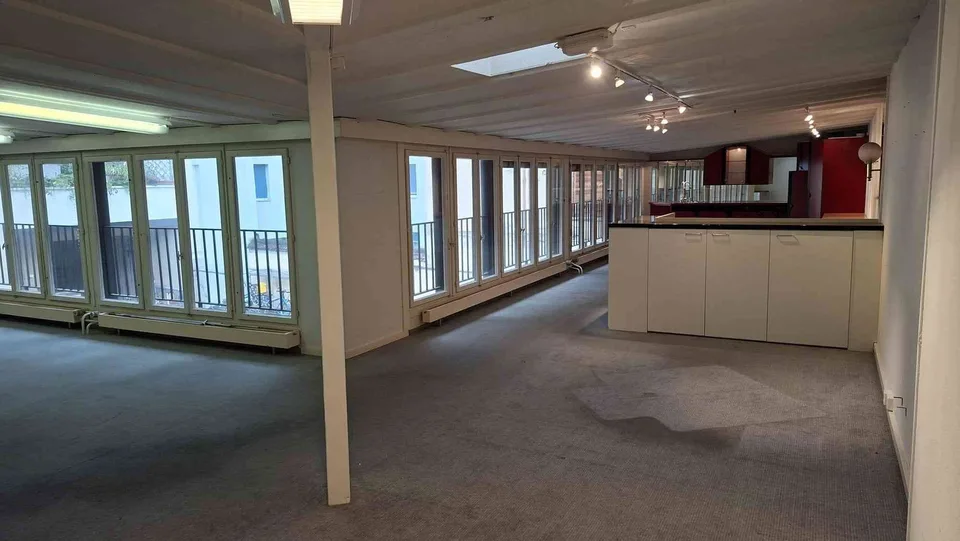 Atelier Raum in Kleinbasel nähe Messe mit Parkplatz