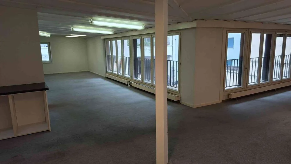 Atelier Raum in Kleinbasel nähe Messe mit Parkplatz