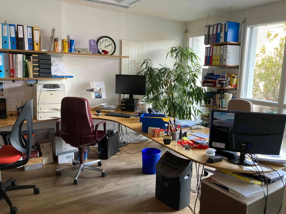 Büroräumlichkeiten in modernem grosszügigen Gemeinschaftsbüro