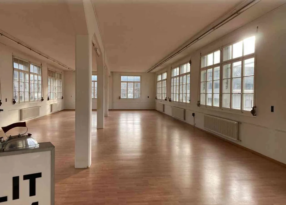160 m2 Gewerberäume Grosser Raum mit industriellem Charme
