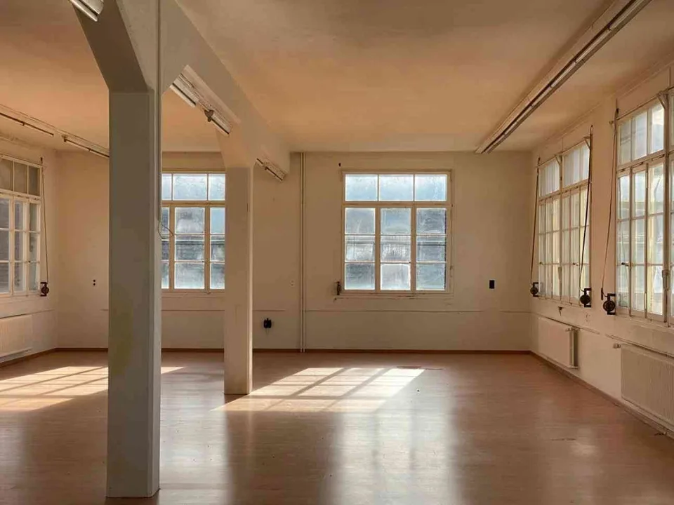 160 m2 Gewerberäume Grosser Raum mit industriellem Charme