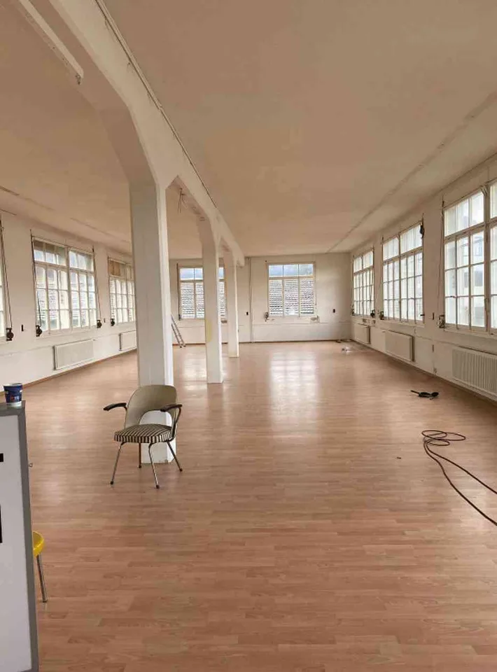 160 m2 Gewerberäume Grosser Raum mit industriellem Charme