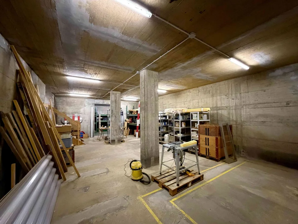 115 m2 Lager in Muttenz mit Hebebühne