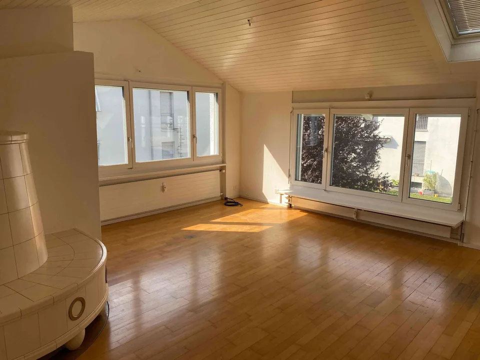 Zentral gelegenes Wohn-Atelier/Büro-Hobbyräume in Therwil zu vermieten