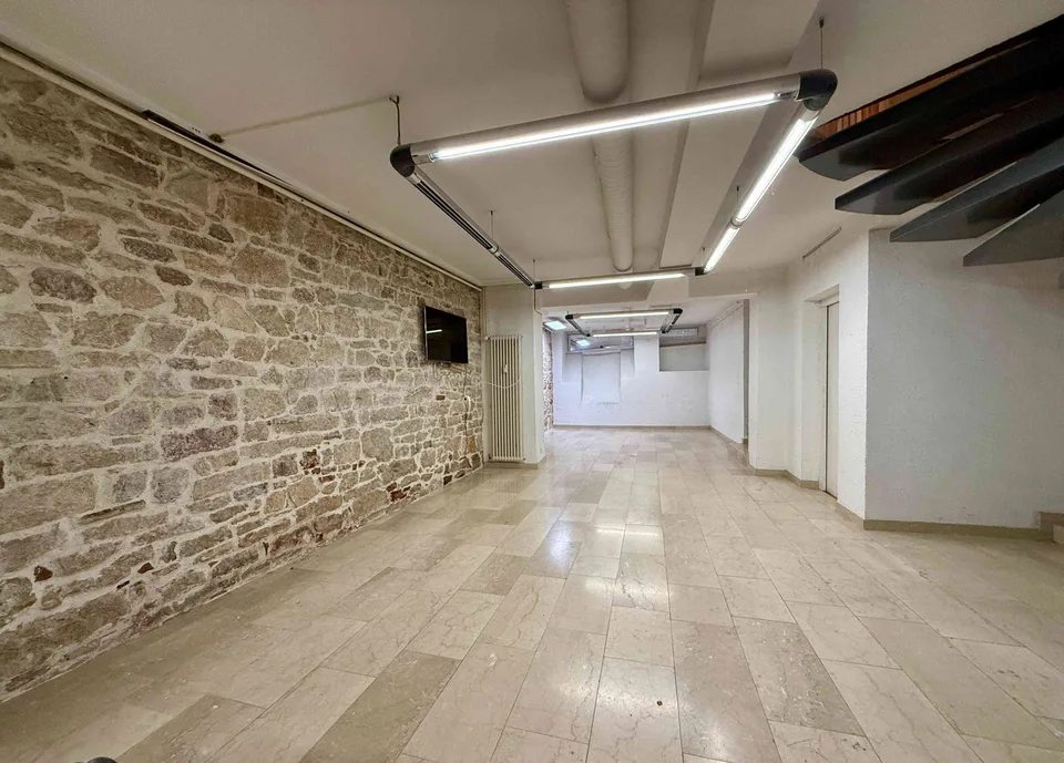 Gewerberaum ca. 90m2 (Studio,Atelier,Büro) im Herzen von Basel