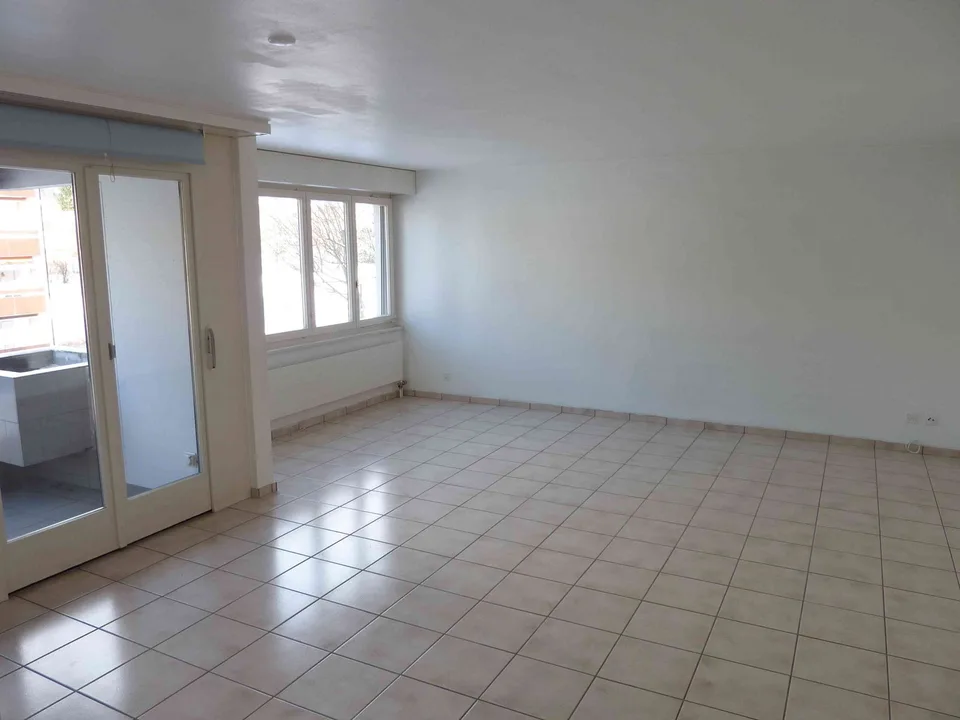 Appartement 4.5pces, 1er, balcon, place parc int./ext.