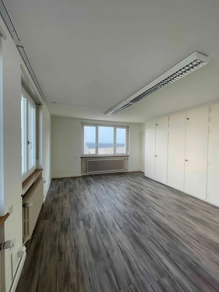Schicke Bürofläche für Unternehmen – Foto 7 von 8