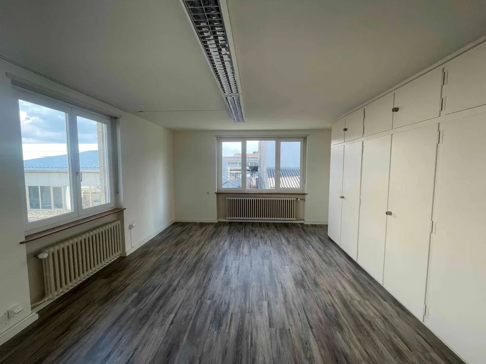 Schicke Bürofläche für Unternehmen – Foto 6 von 8