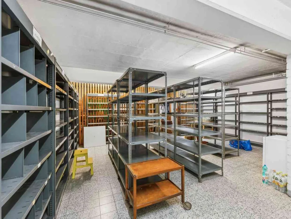 Ladenlokal mit grossem Schaufenster & Lager an Top-Lage in Basel