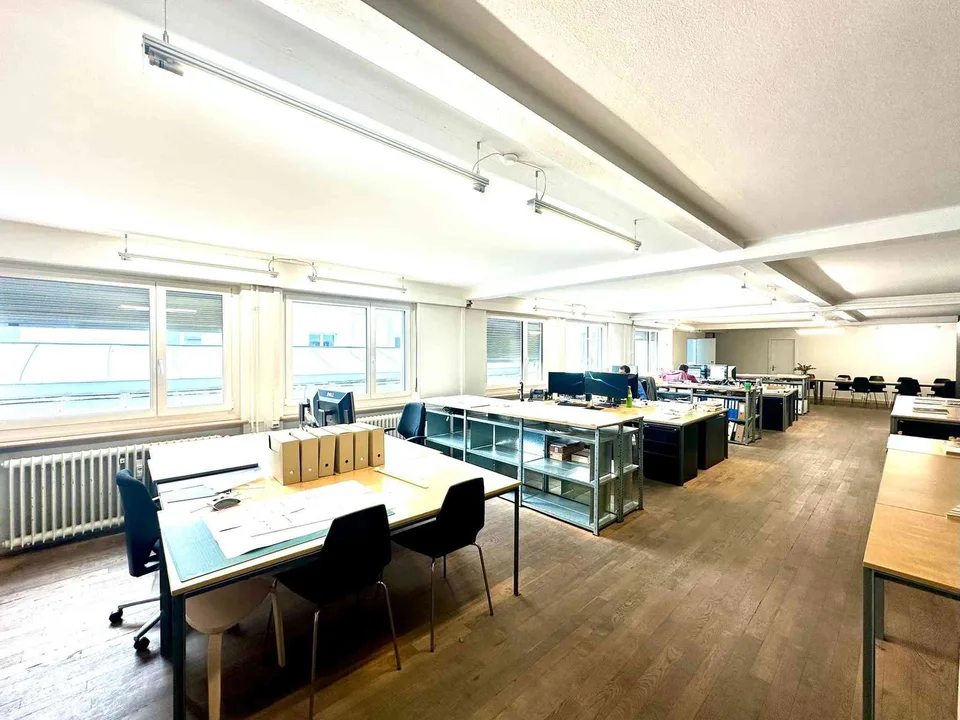 NACHMIETER GESUCHT IN BÜROGEMEINSCHAFT: