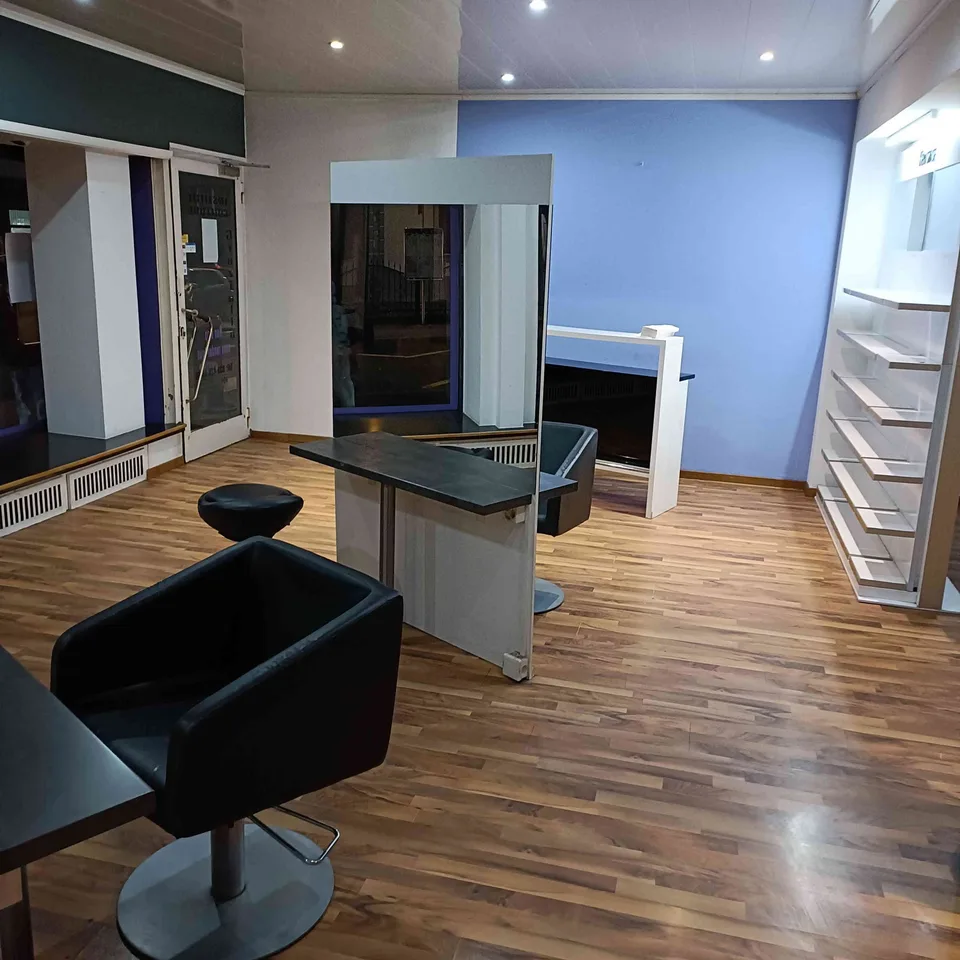 A louer Salon de coiffure / Vemieten Coiffeur Salon